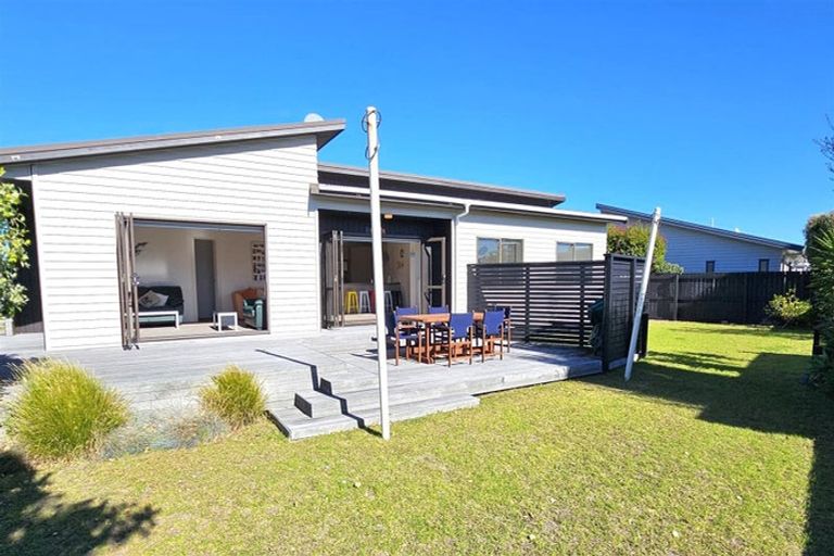 Photo of property in 125 Kelly Jade Avenue, Matarangi, Whitianga, 3592