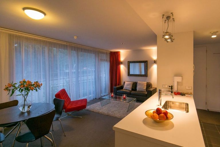 Photo of property in Montreaux, 164 The Terrace, Wellington Central, Wellington, 6011