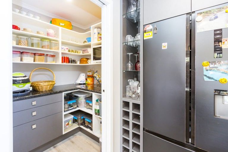 Photo of property in 4a Golders Road, Elderslea, Upper Hutt, 5018