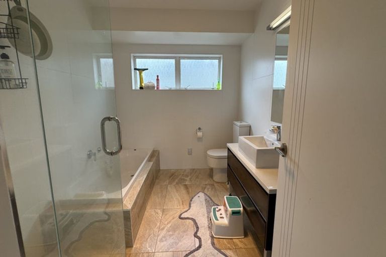 Photo of property in 12 Mural Place, Greenhithe, Auckland, 0632