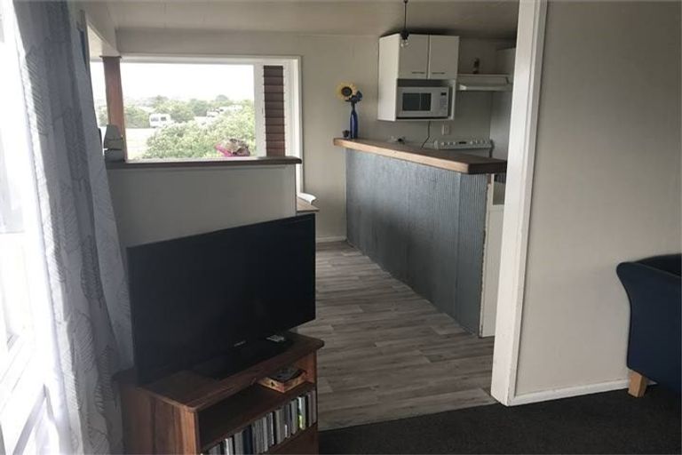 Photo of property in 41 Clifton Road, Haumoana, 4102