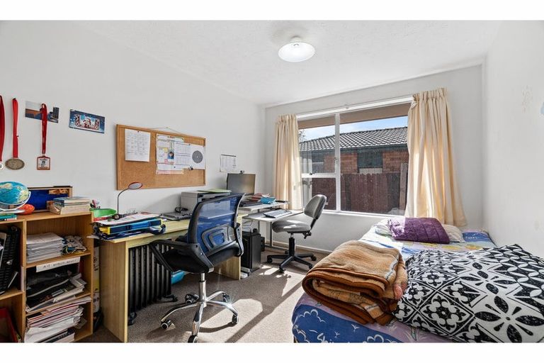 Photo of property in 12 Karnak Crescent, Russley, Christchurch, 8042