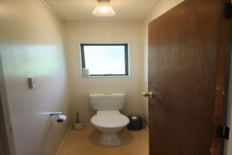 Photo of property in 78 Peach Road, Glenfield, Auckland, 0629