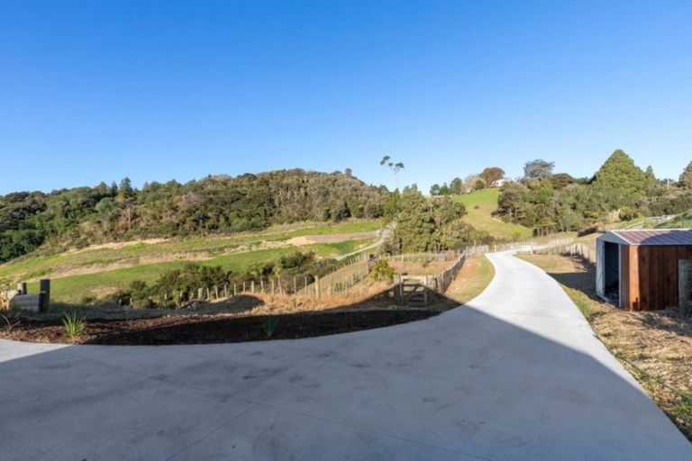 Photo of property in 39 Windmill Glen Road, Dairy Flat, Albany, 0794