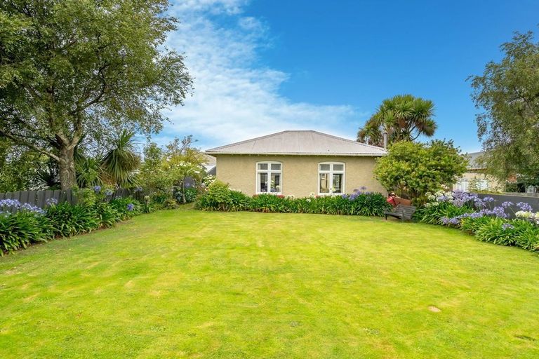 Photo of property in 360 Bay View Road, Saint Clair, Dunedin, 9012