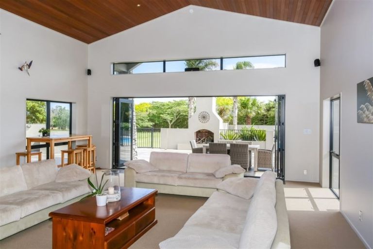 Photo of property in 1125a Glenbrook Road, Glenbrook, Waiuku, 2681