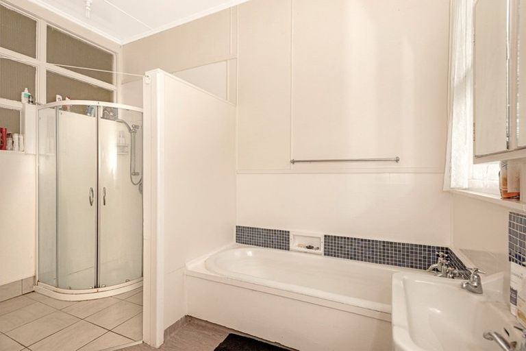 Photo of property in 2 School Road, Tiniroto, Manutuke, 4078