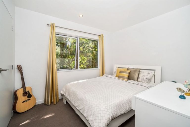 Photo of property in 2d Zion Road, Birkenhead, Auckland, 0626