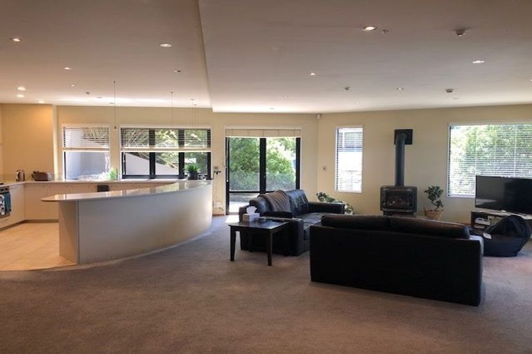 Photo of property in 12 Aspen Grove, Fernhill, Queenstown, 9300
