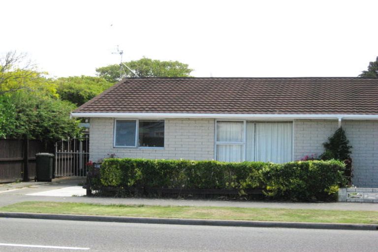 Photo of property in 2/320a Estuary Road, South New Brighton, Christchurch, 8062