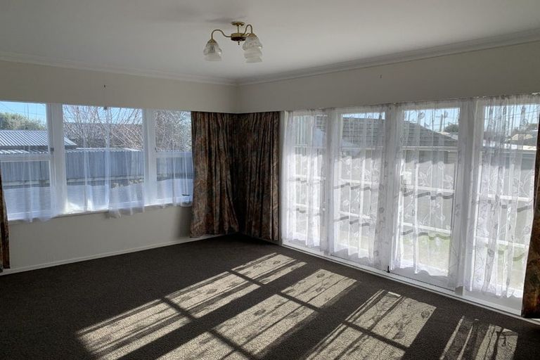 Photo of property in 3 Selwyn Street, Levin, 5510