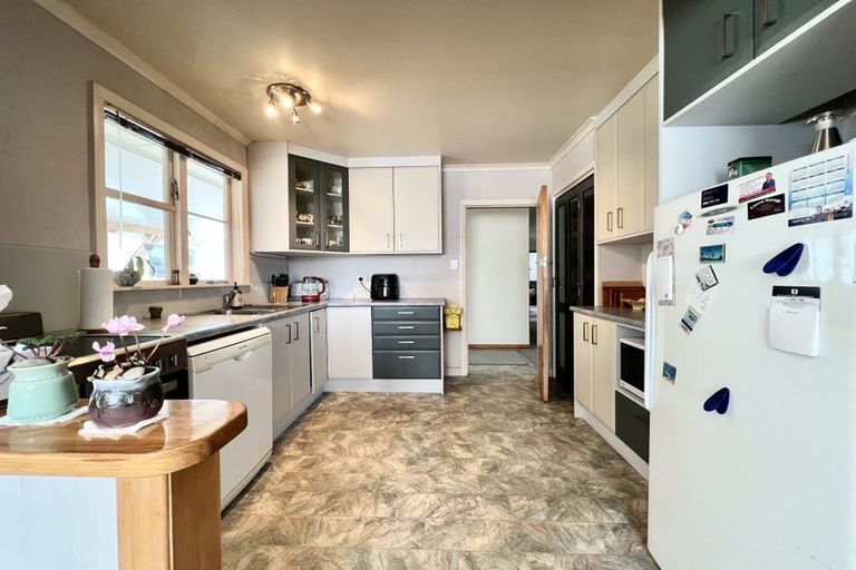 Photo of property in 24 Anglesey Place, Awapuni, Palmerston North, 4412