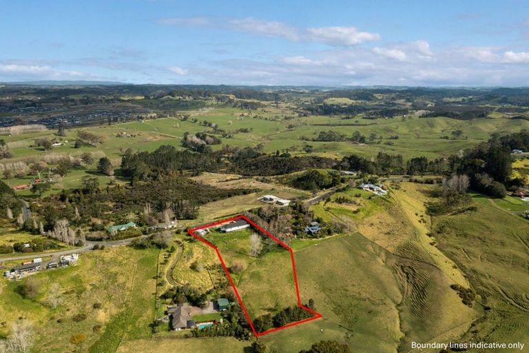 Photo of property in 90 Upper Orewa Road, Wainui, Silverdale, 0992