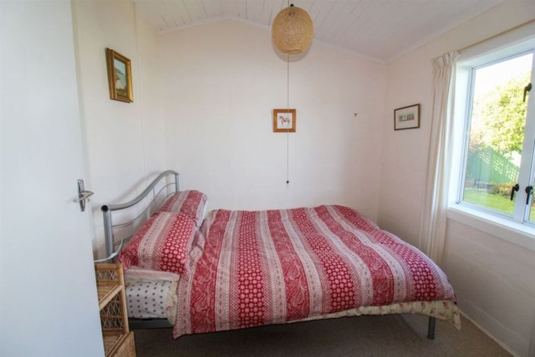 Photo of property in 24 Semple Street, Kakanui, Oamaru, 9495
