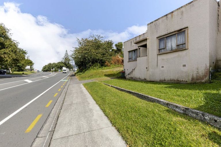 Photo of property in 11 Northgate, Strandon, New Plymouth, 4312