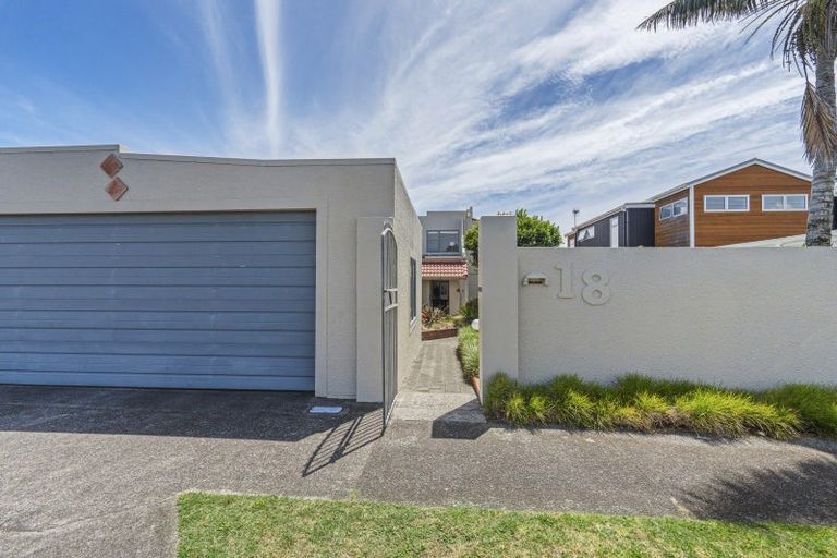 Photo of property in 18 Hine Street, New Plymouth, 4310