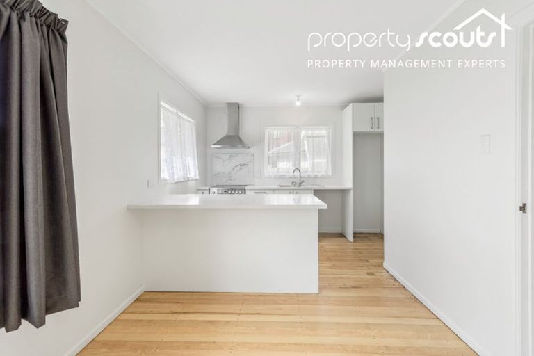 Photo of property in 16 Serjeant Street, Henderson, Auckland, 0612