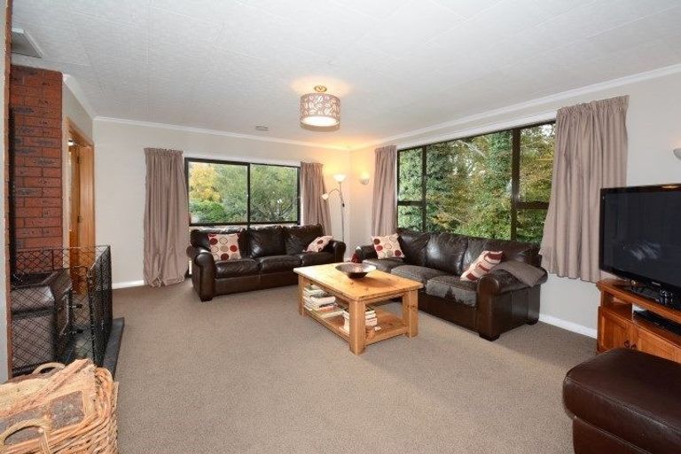 Photo of property in 15 Skerries Street, Outram, 9019