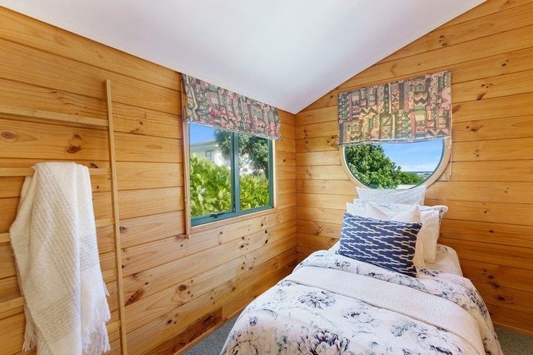 Photo of property in 89 Tutere Street, Waikanae Beach, Waikanae, 5036