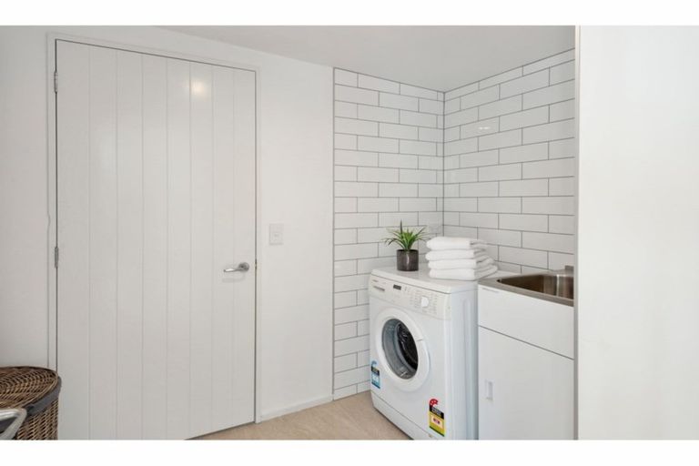 Photo of property in 23 Derrett Place, Saint Martins, Christchurch, 8022