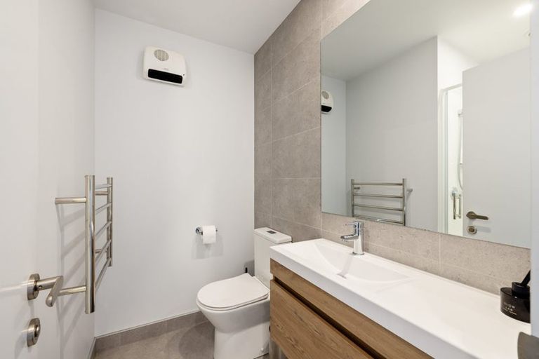 Photo of property in 2/8 New Brighton Road, Shirley, Christchurch, 8061