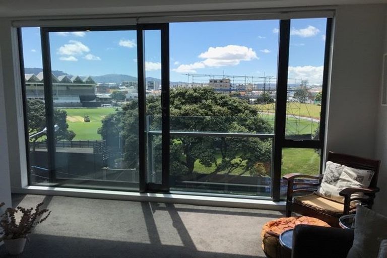Photo of property in Nouvo Apartments, 4a/21 Rugby Street, Mount Cook, Wellington, 6021