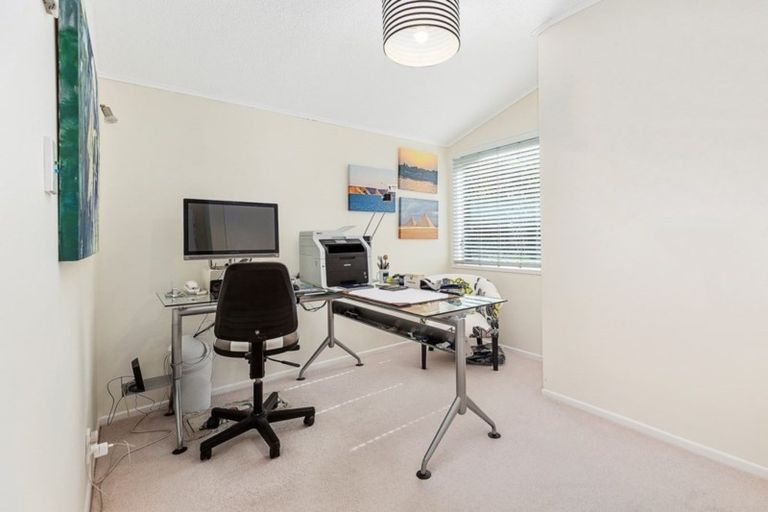 Photo of property in 11 Amapur Drive, Khandallah, Wellington, 6035