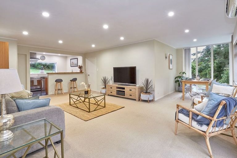 Photo of property in 27 Coroglen Avenue, Birkenhead, Auckland, 0626