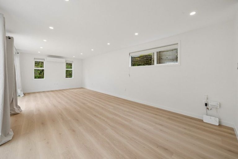 Photo of property in 1/5 Tawa Terrace, Tawa, Wellington, 5028