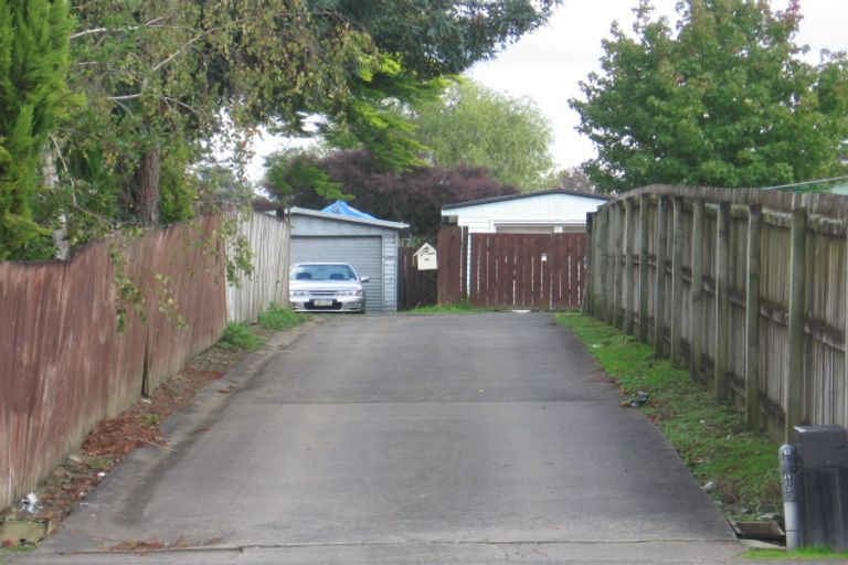 Photo of property in 2/159 Bruce Mclaren Road, Henderson, Auckland, 0612