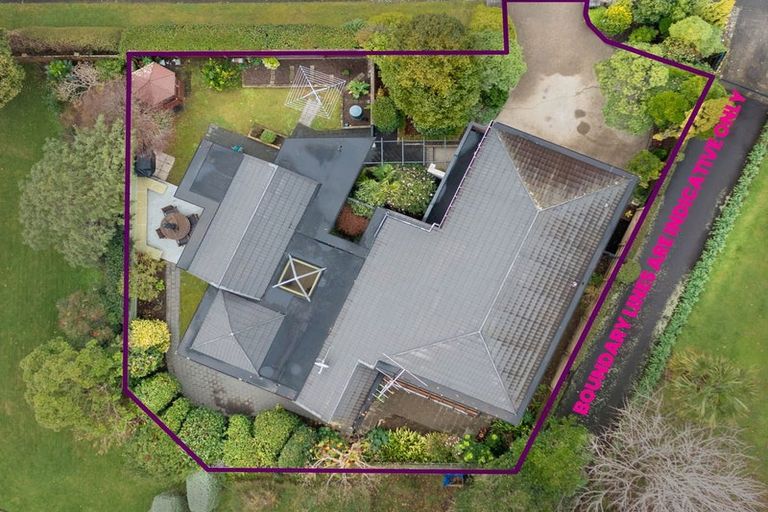 Photo of property in 10 Edgewater Street, Waikanae, 5036