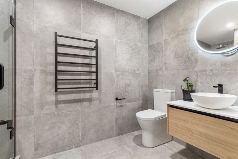 Photo of property in 12b Waikura Drive, Te Atatu Peninsula, Auckland, 0610