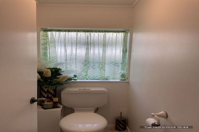 Photo of property in 2/20 Tarnica Road, Northpark, Auckland, 2013
