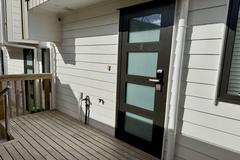 Photo of property in 5/24 Tomo Street, New Lynn, Auckland, 0600