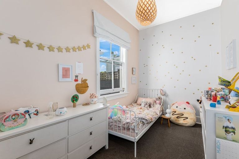 Photo of property in 4 Totara Street, Eastbourne, Lower Hutt, 5013