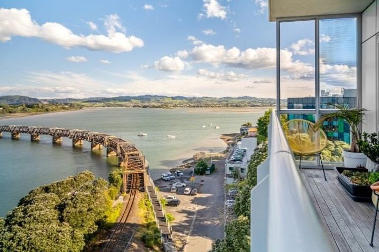 Photo of property in 12/72e Devonport Road, Tauranga, 3110