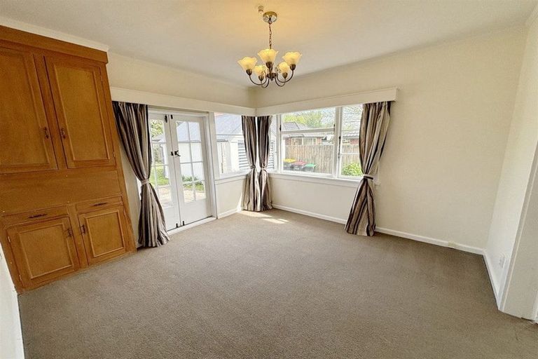 Photo of property in 39 Straven Road, Riccarton, Christchurch, 8011