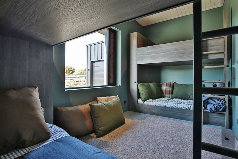 Photo of property in 12 Minaret Ridge, Wanaka, 9305