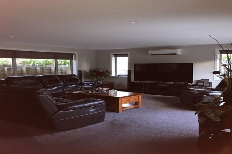 Photo of property in 16 Kowhai Grove, Raumati Beach, Paraparaumu, 5032