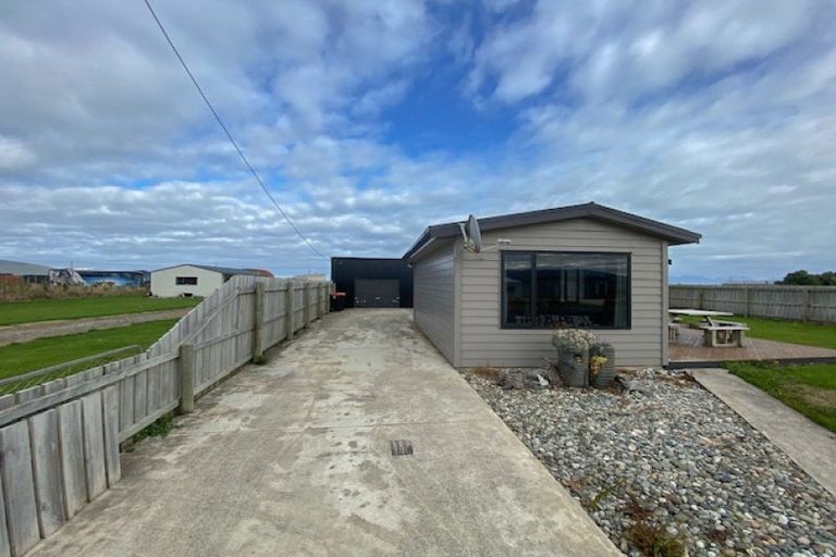 Photo of property in 71 Stafford Street, Orepuki, Riverton, 9881