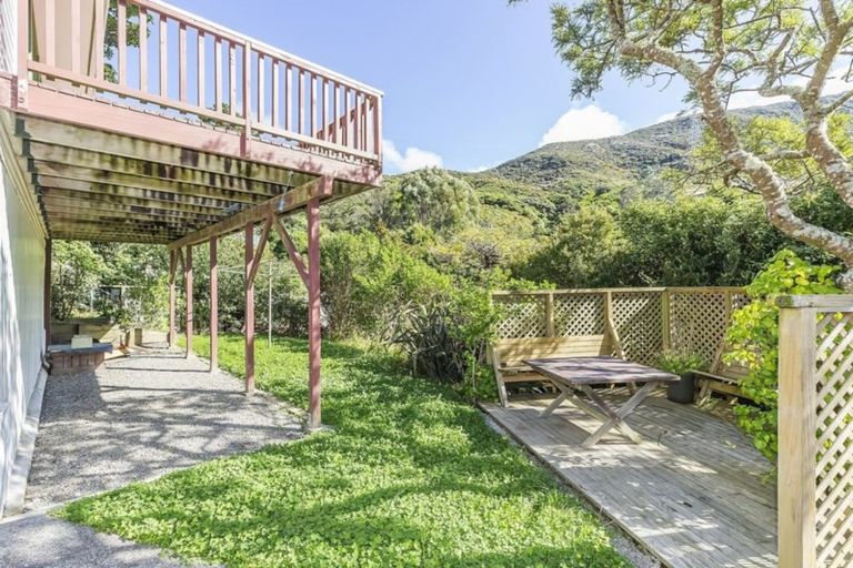 Photo of property in 26 Doris Gordon Crescent, Crofton Downs, Wellington, 6035