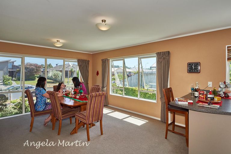 Photo of property in 18 Meridian Grove, Kelvin Grove, Palmerston North, 4414