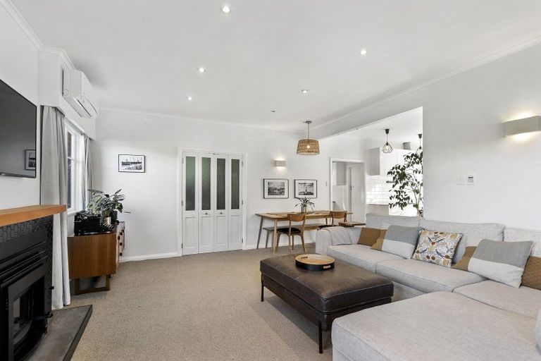 Photo of property in 51 Jackson Street, Island Bay, Wellington, 6023