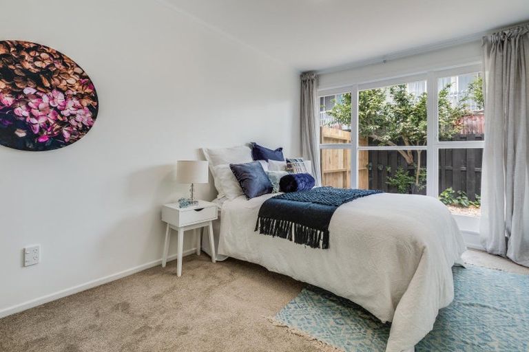 Photo of property in 43 Cameron Road, Bluff Hill, Napier, 4110