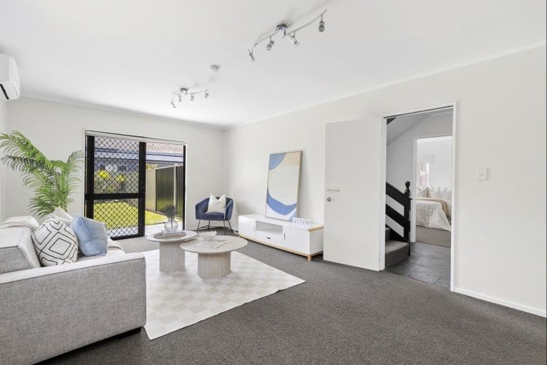 Photo of property in 73 Gilbass Avenue, Hamilton Lake, Hamilton, 3204