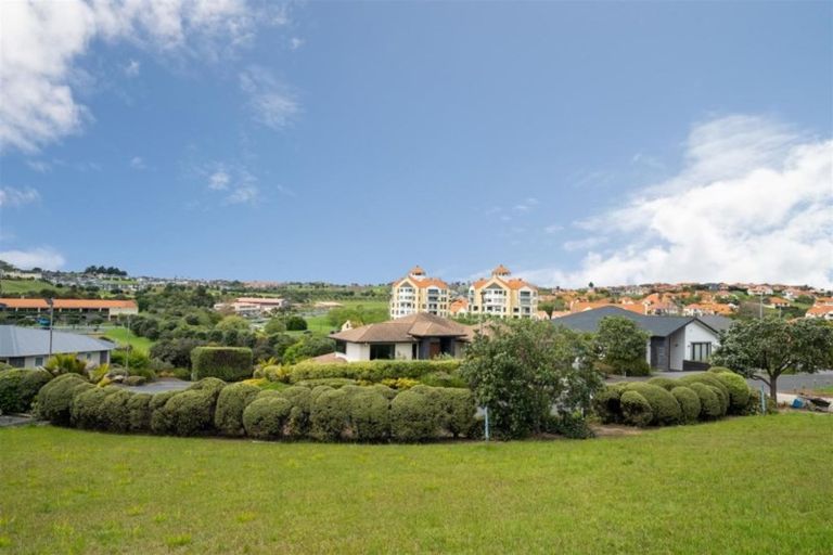 Photo of property in 35 Bella Vista Drive, Gulf Harbour, Whangaparaoa, 0930