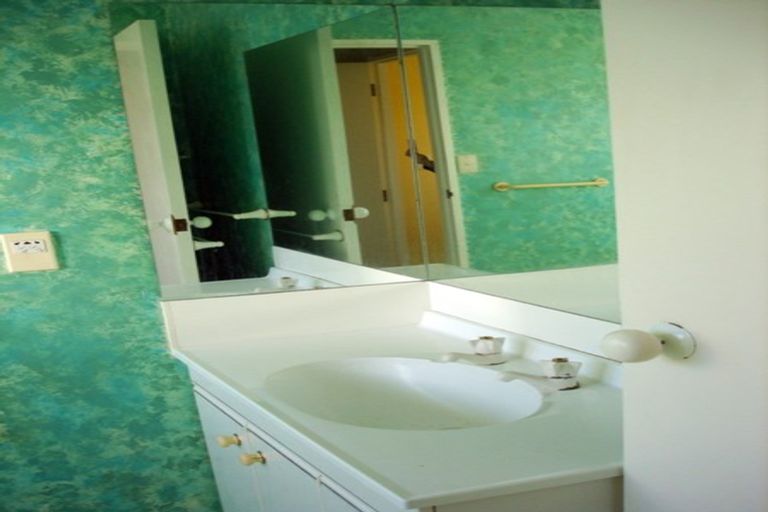 Photo of property in 84 Resolution Road, Welcome Bay, Tauranga, 3112