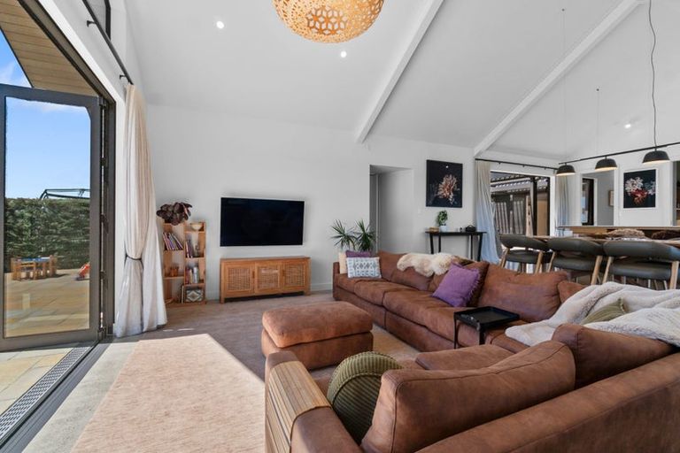 Photo of property in 28 Capriole Crescent, Kingseat, Papakura, 2580