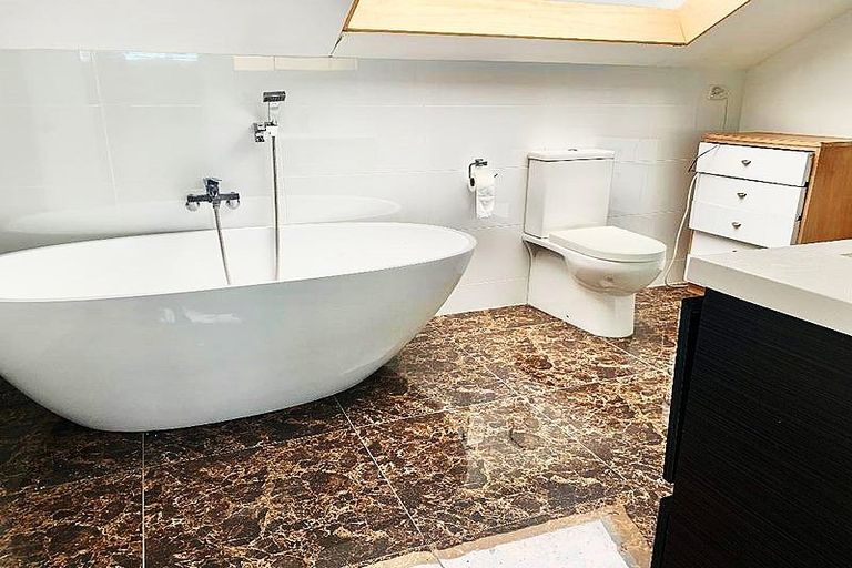 Photo of property in 64 Bleakhouse Road, Bucklands Beach, Auckland, 2014