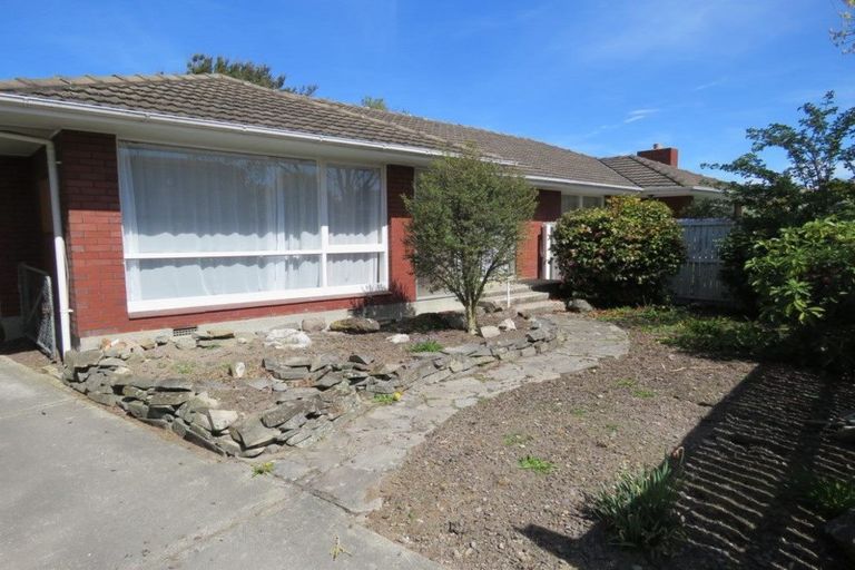 Photo of property in 2/9 Wadeley Road, Ilam, Christchurch, 8041